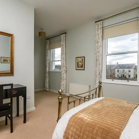 20 Village Square Glaslough