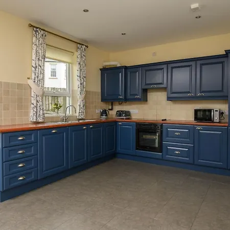 Holiday home 20 Village Square